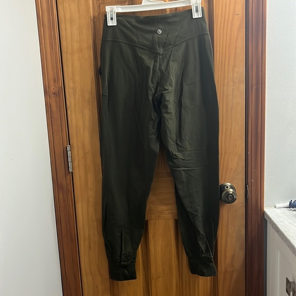 Olive green Lulu align joggers - Picture 4 of 6